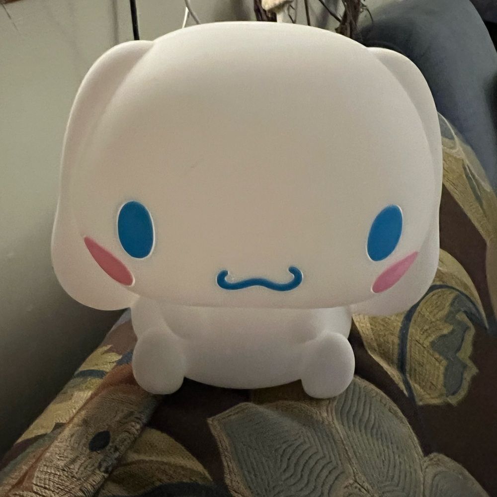 Cinnamoroll Nightlight w/ USB Remote - Picture 11 of 12